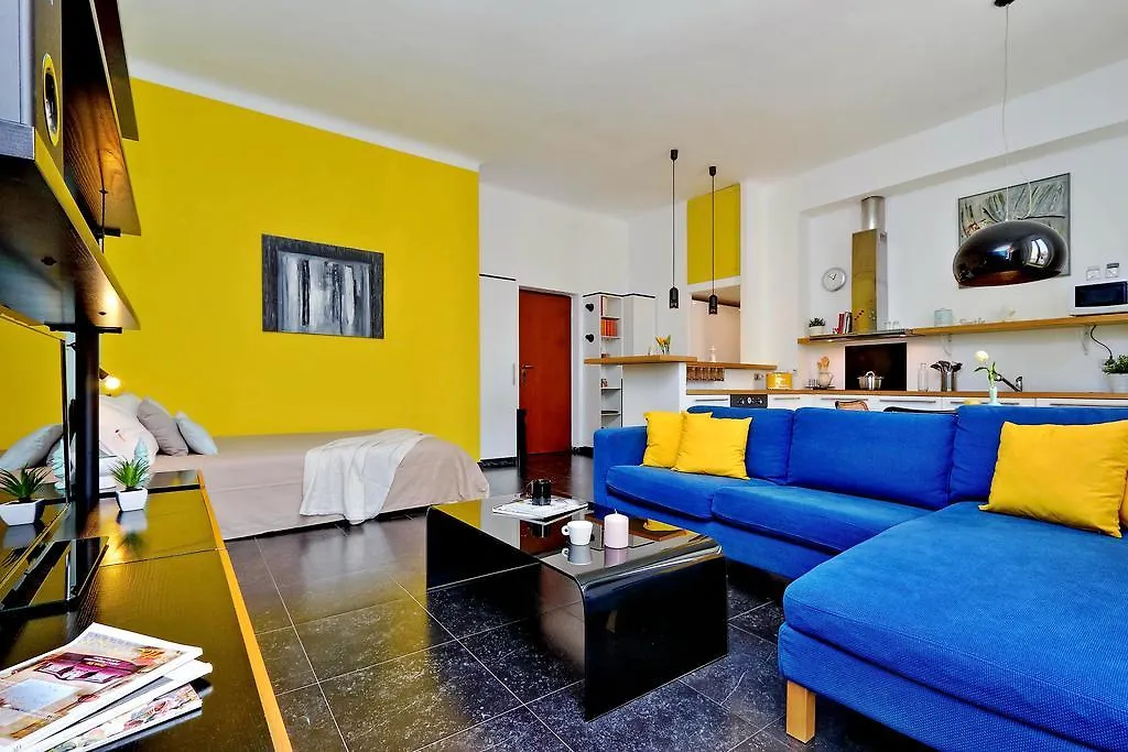 Joivy Colorful Studio For 2 Near City Life Apartment Milan