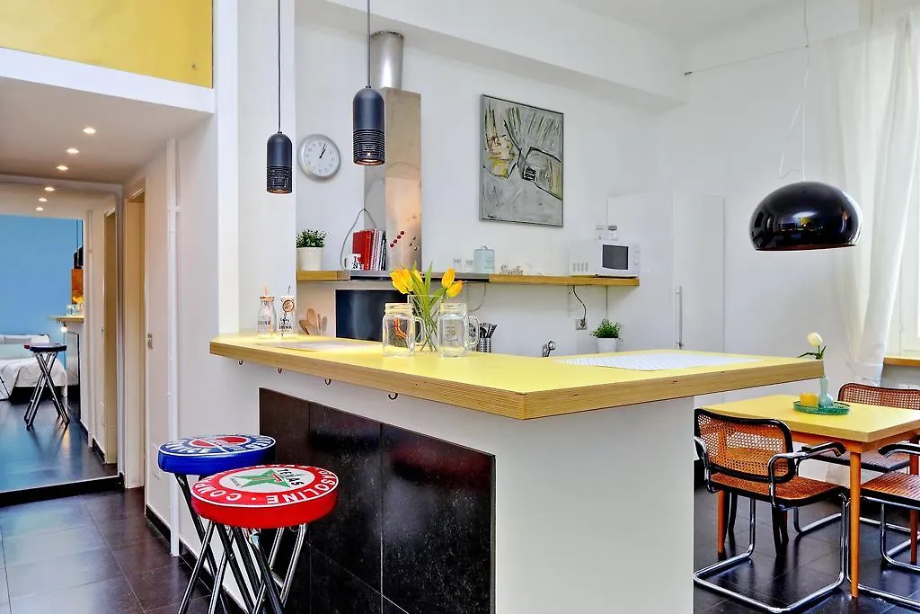 Joivy Colorful Studio For 2 Near City Life Apartment Milan 0*,  Italy